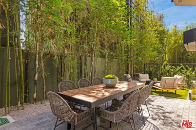 924 West Knoll Dr, West Hollywood, CA 90069 - Photo 20