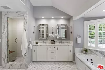 15938 Valley Vista Blvd, Encino, CA 91436 - Photo 22