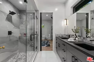 17401 Rancho St, Encino, CA 91316 - Photo 26