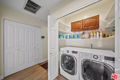 6015 Topeka Dr, Tarzana, CA 91356 - Photo 26