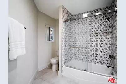4732 Del Moreno Dr, Woodland Hills, CA 91364 - Photo 20