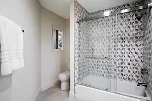 4732 Del Moreno Dr, Woodland Hills, CA 91364 - Photo 20
