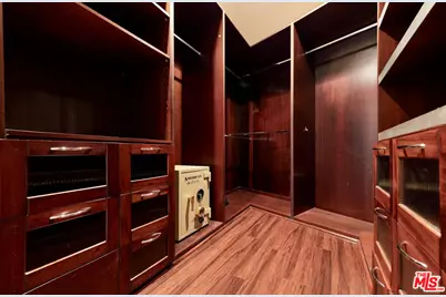 8835 Evanview Dr, Los Angeles, CA 90069 - Photo 24