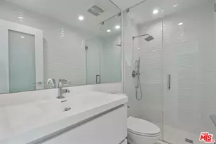 2419 Ocean Front Walk, Venice, CA 90291 - Photo 14