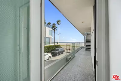 2419 Ocean Front Walk, Venice, CA 90291 - Photo 32