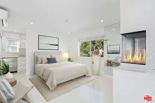 2419 Ocean Front Walk, Venice, CA 90291 - Photo 18