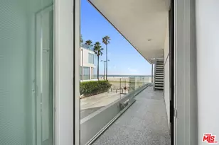 2419 Ocean Front Walk, Venice, CA 90291 - Photo 32