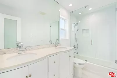 2419 Ocean Front Walk, Venice, CA 90291 - Photo 12
