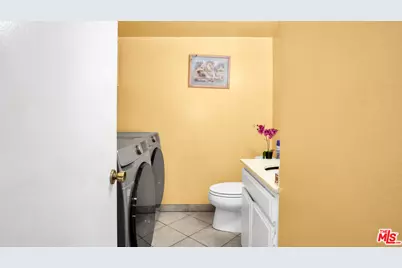 13567 Valerio St #C, Van Nuys, CA 91405 - Photo 14