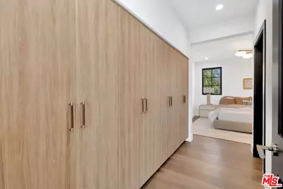 8671 Clifton Way, Beverly Hills, CA 90211 - Photo 44