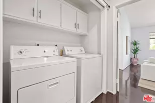 8741 Darby Ave, Northridge, CA 91325 - Photo 16