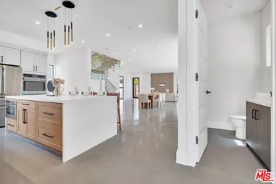 337 6th Ave, Venice, CA 90291 - Photo 10