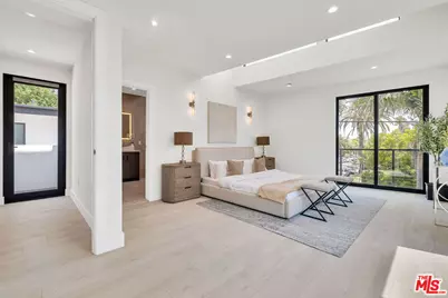 337 6th Ave, Venice, CA 90291 - Photo 12