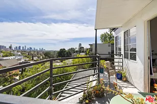 960 N Micheltorena St, Los Angeles, CA 90026 - Photo 1
