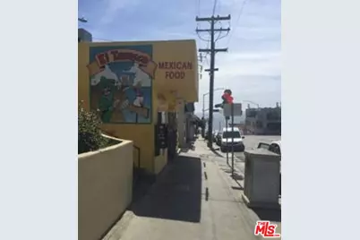 472 Rosecrans Ave, Manhattan Beach, CA 90266 - Photo 36