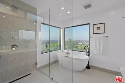 4207 Don Alanis Pl, Los Angeles, CA 90008 - Photo 30