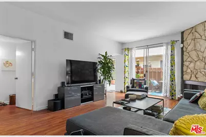 1828 Barry Ave #4, Los Angeles, CA 90025 - Photo 2