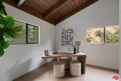 8506 Oak Ct, Los Angeles, CA 90046 - Photo 32