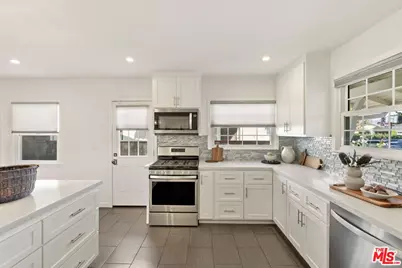 7667 Chisholm Ave, Van Nuys, CA 91406 - Photo 10