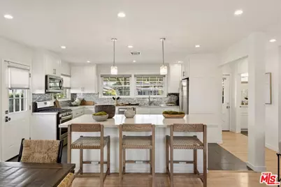 7667 Chisholm Ave, Van Nuys, CA 91406 - Photo 8
