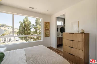 3868 N Riley Ln, Los Angeles, CA 90065 - Photo 14