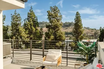3868 N Riley Ln, Los Angeles, CA 90065 - Photo 4