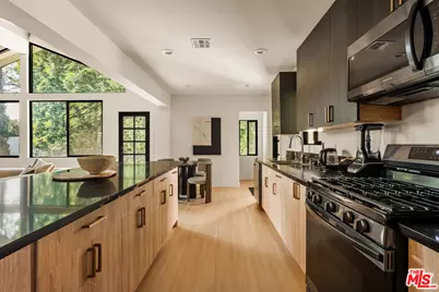 14011 Magnolia Blvd, Sherman Oaks, CA 91423 - Photo 10