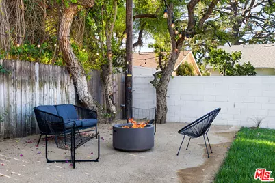 23649 Emelita St, Woodland Hills, CA 91367 - Photo 26