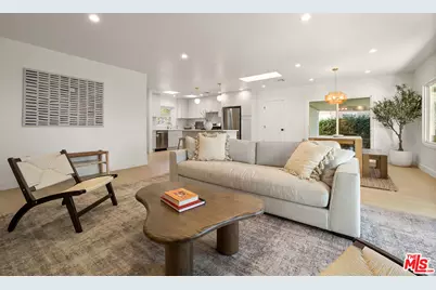 23649 Emelita St, Woodland Hills, CA 91367 - Photo 10