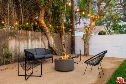23649 Emelita St, Woodland Hills, CA 91367 - Photo 28