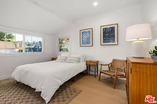 23649 Emelita St, Woodland Hills, CA 91367 - Photo 14