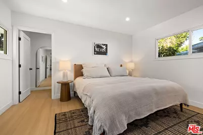 23649 Emelita St, Woodland Hills, CA 91367 - Photo 20