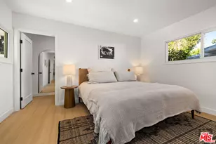 23649 Emelita St, Woodland Hills, CA 91367 - Photo 20