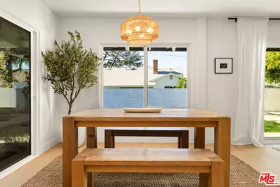 23649 Emelita St, Woodland Hills, CA 91367 - Photo 8