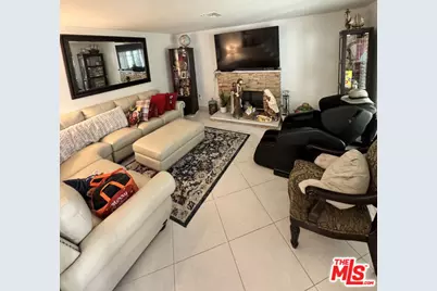 10204 Hanna Ave, Chatsworth, CA 91311 - Photo 2