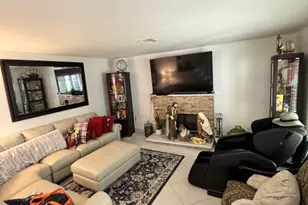 10204 Hanna Ave, Chatsworth, CA 91311 - Photo 2