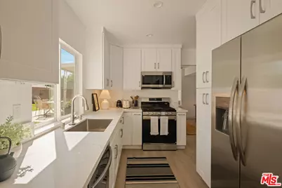 130 E Gainsborough Rd, Thousand Oaks, CA 91360 - Photo 10