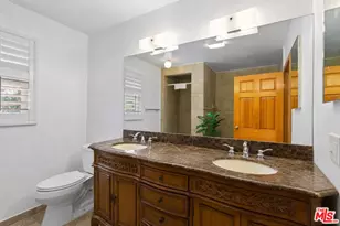 5359 Saturn St, Los Angeles, CA 90019 - Photo 12