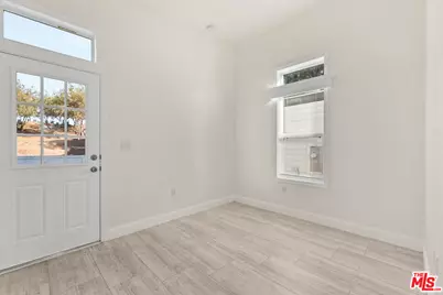8250 Lankershim Blvd #185, North Hollywood, CA 91605 - Photo 2