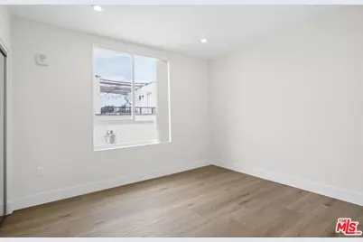 11042 La Maida St #203, North Hollywood, CA 91601 - Photo 16