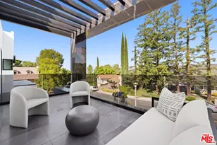 19641 Greenbriar Dr, Tarzana, CA 91356 - Photo 30
