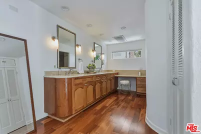 11528 Decente Dr, Studio City, CA 91604 - Photo 28