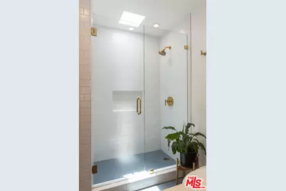5936 Barton Ave, Los Angeles, CA 90038 - Photo 32