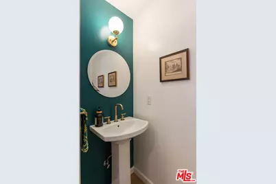 5936 Barton Ave, Los Angeles, CA 90038 - Photo 10