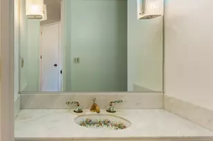 10551 Wilshire Blvd, Los Angeles, CA 90024 - Photo 32