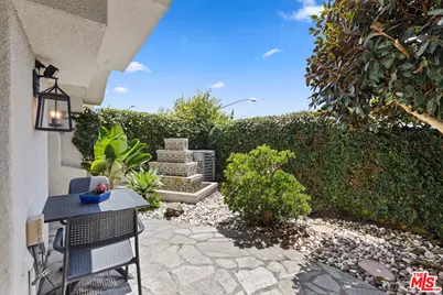 6435 Zumirez Dr #14, Malibu, CA 90265 - Photo 16