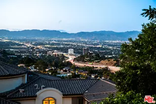 15739 Mulholland Pl, Los Angeles, CA 90049 - Photo 40