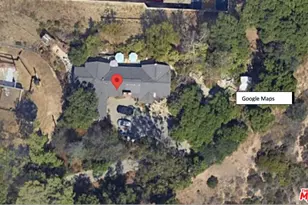 15739 Mulholland Pl, Los Angeles, CA 90049 - Photo 2