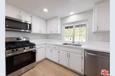 40733 176th St #E, Lancaster, CA 93535 - Photo 10