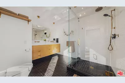 2725 6th St, Santa Monica, CA 90405 - Photo 16